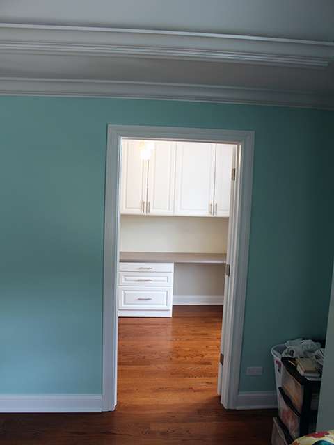 Chicago storage solutions: Harwood Heights walk in closet entrance